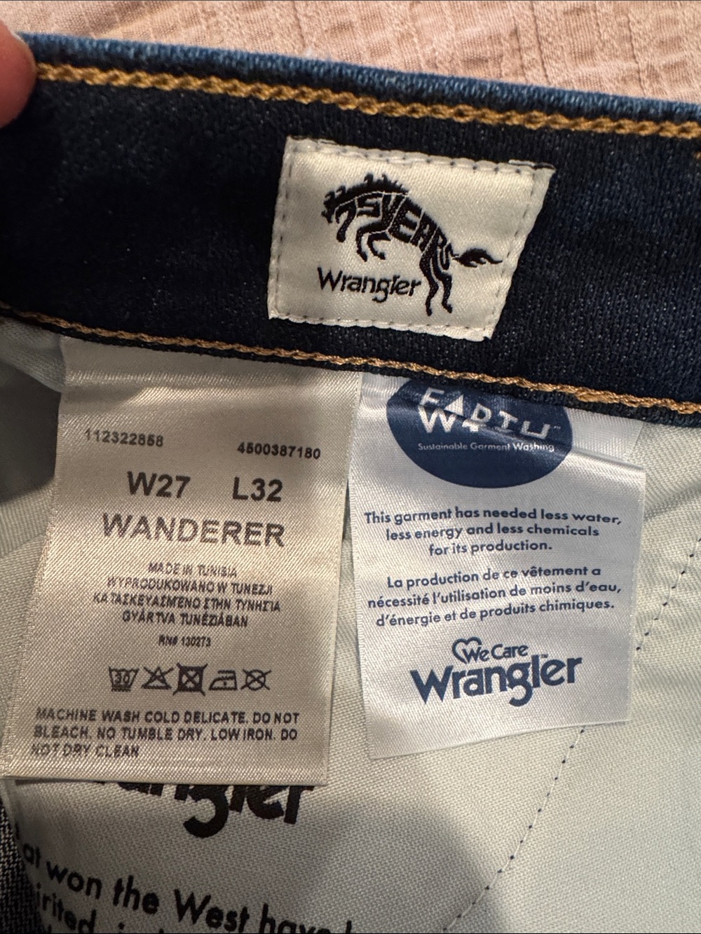 NWT Wrangler Wanderer Women's Dark Blue Flared Jeans - Picture 3 of 6